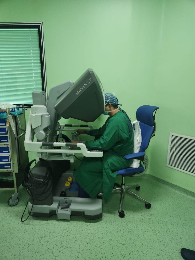 Best Bariatric Surgery in Delhi & Dwarka – Dr. Naveen Verma